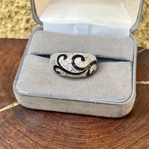 Vintage Crystal Rhinestone Dome Ring Sterling Silver Band Size 8 Sparkly Jewelry - Picture 1 of 10